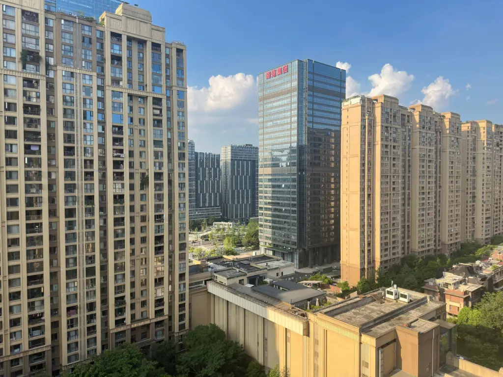 杭州安迪家办公空间卷帘与遮光布选型搭配指南