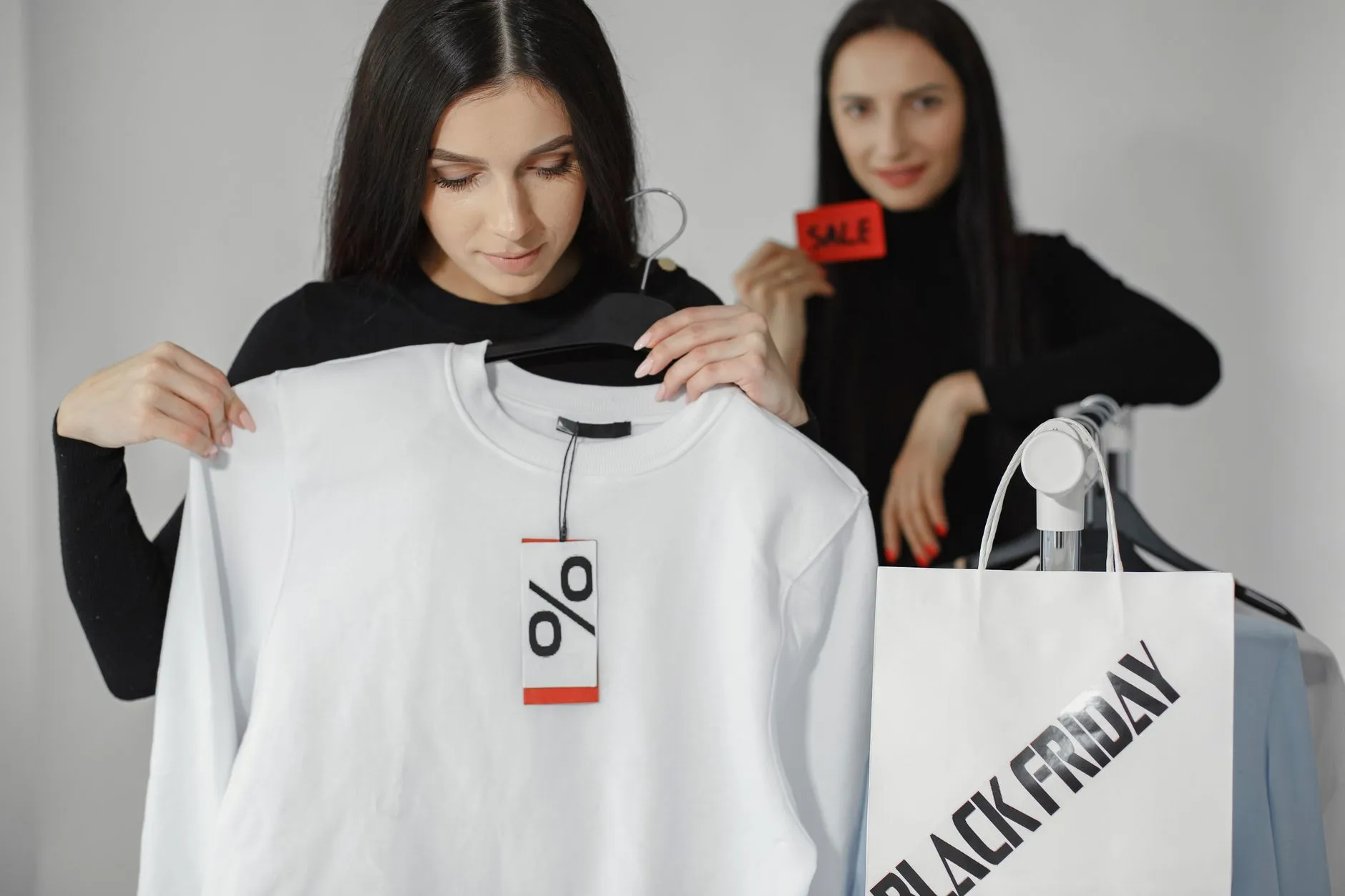 杭州办公空间遮光布与卷帘选型技术要点分析